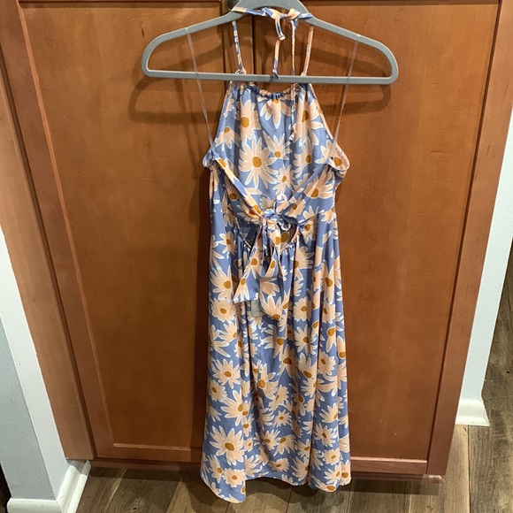 NWT midi halter dress - Picture 4 of 4